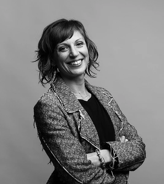 Portrait de Sarah Nassi, fondatrice de Comsa studio